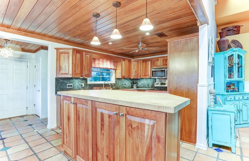 Fernandina Beach Casa | Ocean Ave Spacious Seaside Cottage by RedAwning