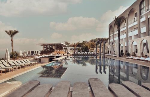 Mastita Complejo | OCEAN BLUE HOTEL & RESORT -Jbeil