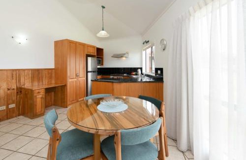 Burnt Pine Apartamento | Ocean Breeze Cottages