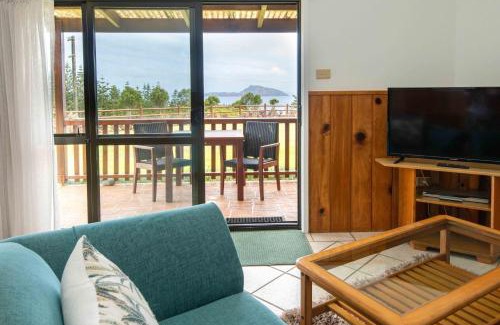 Burnt Pine Apartamento | Ocean Breeze Cottages