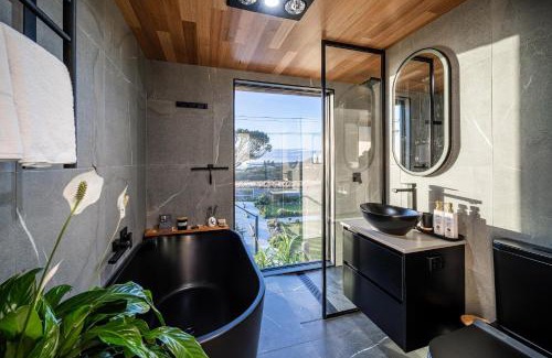 Bicheno Casa | Ocean breeze homestays 1