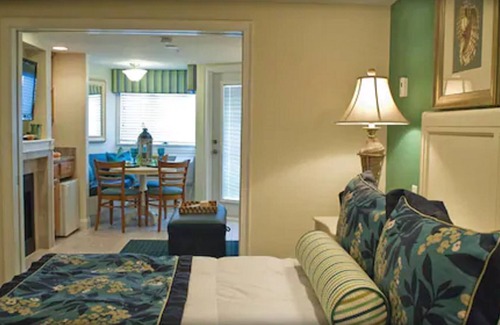 Bass River Hotel | Ocean Club on Smuggler's Beach