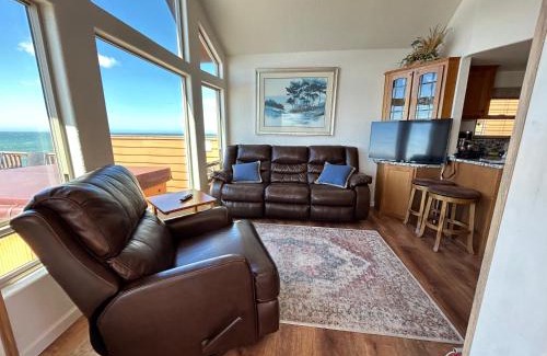 Smith River Casa | Ocean Front Cabin 15, Jacuzzi & Sensational Views
