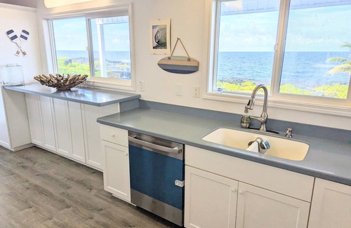 Keaau Casa | Ocean Front HOME on the Big Island! Lookout and view Heaven - Maka'Ala Lani!!