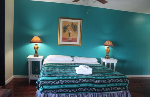 Antoneys Cay Complejo | West End Ocean Front King