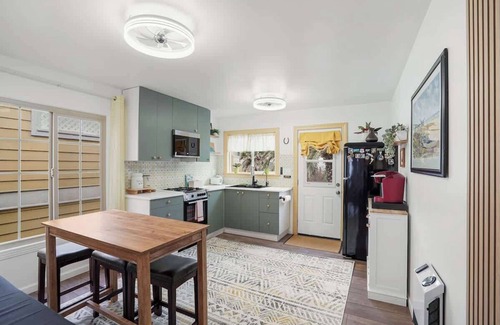 Sharp Park Apartamento | Ocean glimpse from the patio