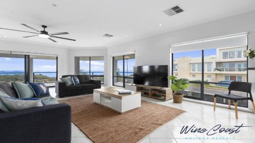 Seaford Casa | Ocean Views and Vineyards by Wine Coast Holiday Rentals