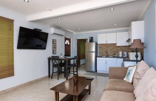 Malmok Casa | The Honeymoon Suite!