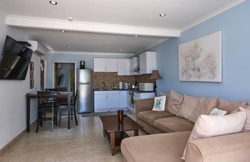 Malmok Casa | The Honeymoon Suite!