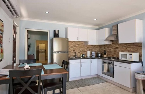 Malmok Casa | The Honeymoon Suite!