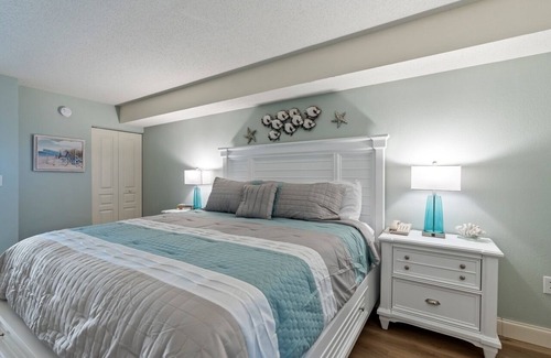 Crescent Beach Complejo | Oceanfront Paradise Beachfront resort style amenities w/ NO Hidden Resort Fees!