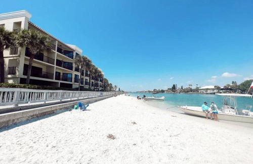 Sunset Beach Apartamento | Oceanfront Paddle Boards, Cooler, on Sunset Beach