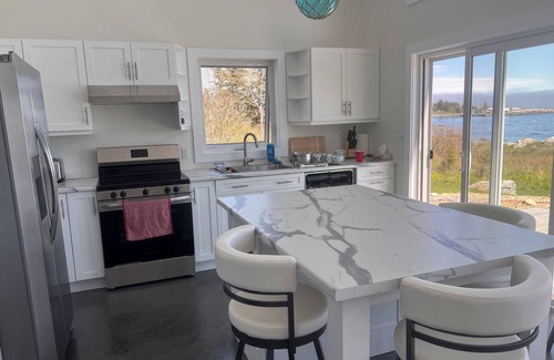 Hunts Point Casa | Oceanside Escape...