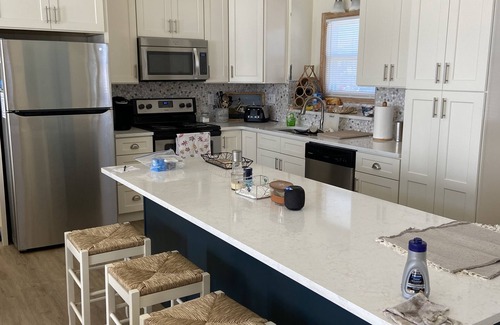 Duck Cabaña | Duck House 170 Yds To Beach, entrada sin llave, ropa de cama, wlk corto a tiendas y playa