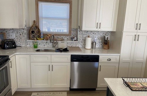 Duck Cabaña | Duck House 170 Yds To Beach, entrada sin llave, ropa de cama, wlk corto a tiendas y playa