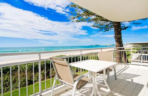 Bilinga Apartamento | Oceanside Resort - Absolute Beachfront Apartments