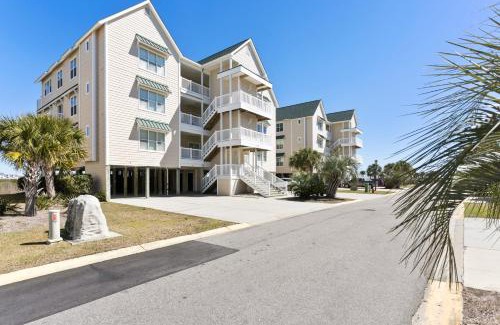 Ocean Isle Beach Casa | Oceanview 4BR/4BA Condo, Steps to Beach/Pool