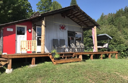 Bonnechere Valley Apartamento | Off Grid Cabin