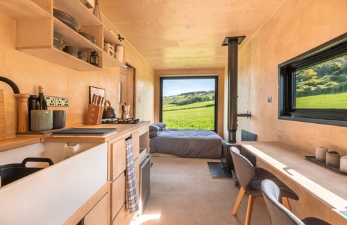 Plush Cabina | Off-Grid Eco Cabin Nestled in Nature ft Warm Wood Fire