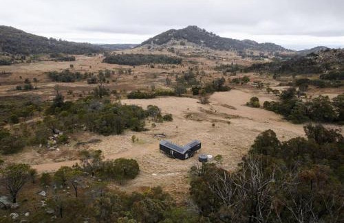 Tenterfield Casa | Off-Grid Farm Stay with Scenic Views