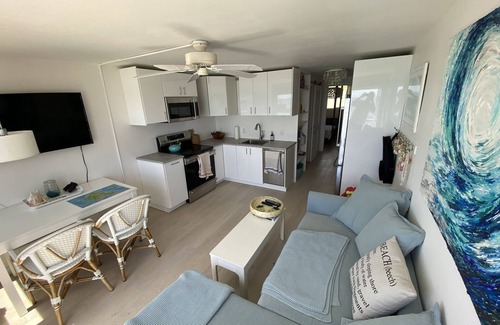 Makaha Condominio | Oh las vistas! Condominio frente al mar: delfines, tortugas y puestas de sol oh my!