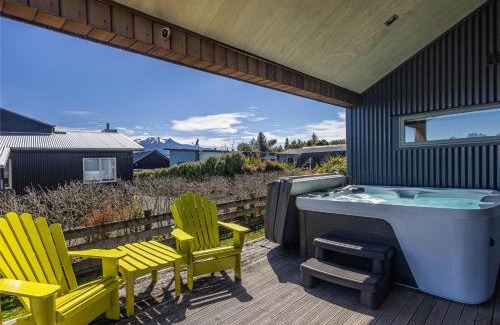 Ohakune Casa | Ohakune Holiday Home Retreat with Hot Tub