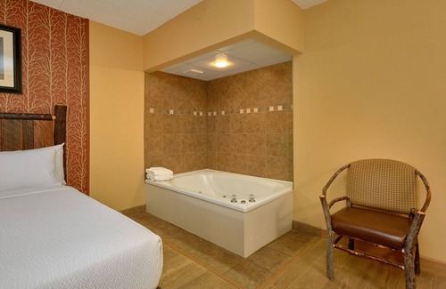 Gatlinburg Hotel | Old Creek Lodge