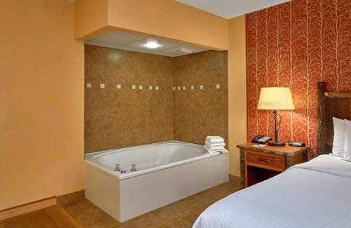 Gatlinburg Hotel | Old Creek Lodge