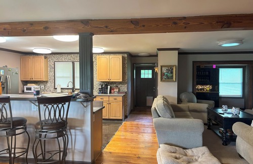 White Plains Otro | Old Main has Horses! Trails! Fishing! Swimming!