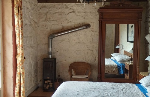 Sainte-Engrace Otro | Old Pyrenean farmhouse in beautiful Sainte-Engrâce. Max 6 adults + one child