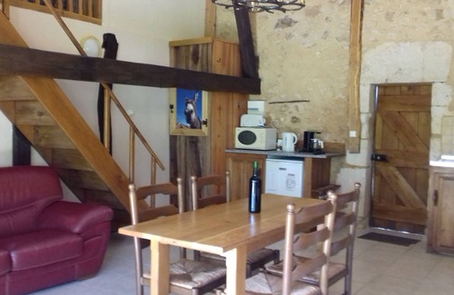 Villamblard Cabaña | Edad de piedra de campo en apacible, rural