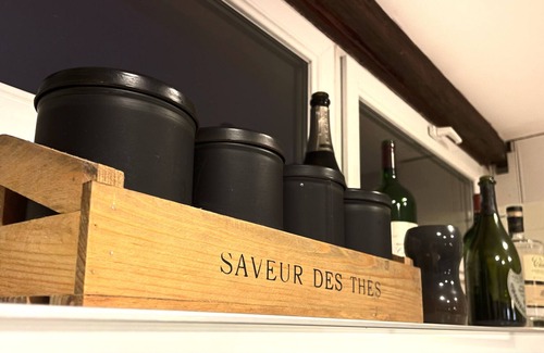 Basseneville Casa | Old warm and bright Cider Cellar