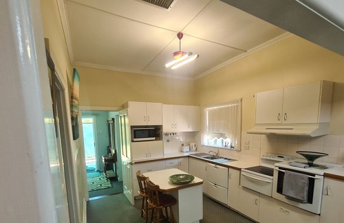 Swan Hill Casa | older style home, suits the budget conscious and tradies.