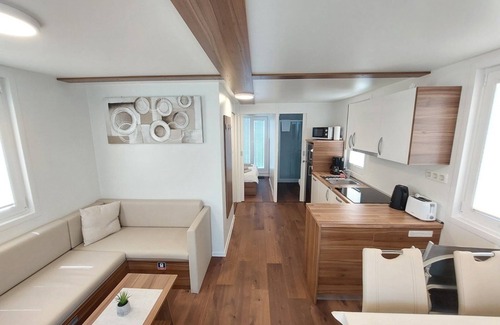 Pula Alquiler De Eote | OLIVA HOUSE BOAT - Unique Experience near Beaches, Amenities, Fun and History