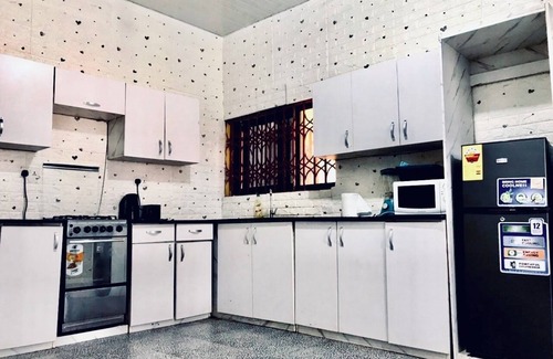 Central Region Cabaña | Oliver Cottage 5-Star - Cape Coast Castle,Kakum National Park, Elmina Castle..