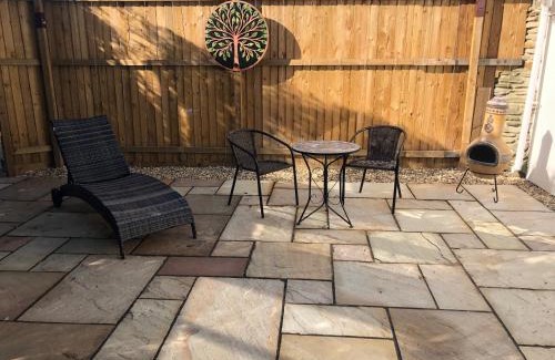 Olveston Villa | Olli's Cottage-Terrace & Jacuzzi optional