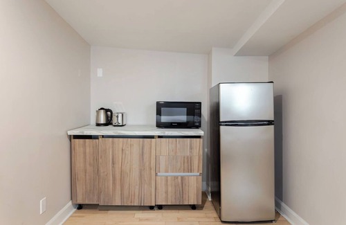 Gay Village Hotel | Olympia Hotel By Lodgo