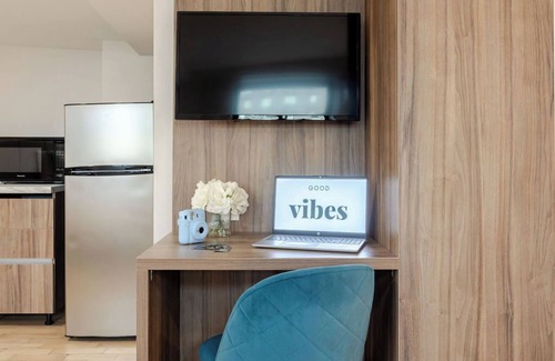 Gay Village Hotel | Olympia Hotel By Lodgo