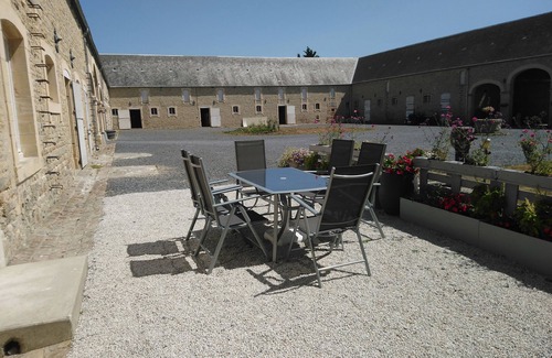 Formigny Casa | OMAHA BEACH COTTAGE ENTRE LA TIERRA Y EL MAR