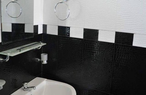 Colombo Hotel | Omega Hotel & Motel