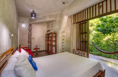Corozal Cabina | Omega Tours Eco-Jungle Lodge