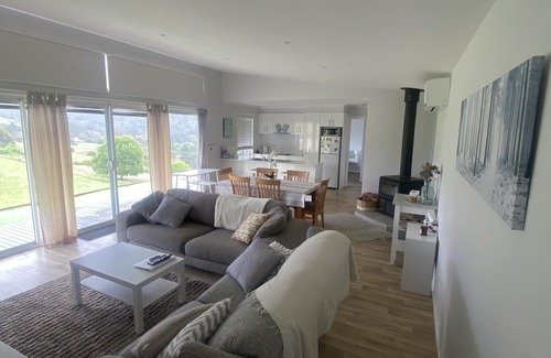 Omeo Casa | Omeo Mountain Views. Peace and Tranquillity