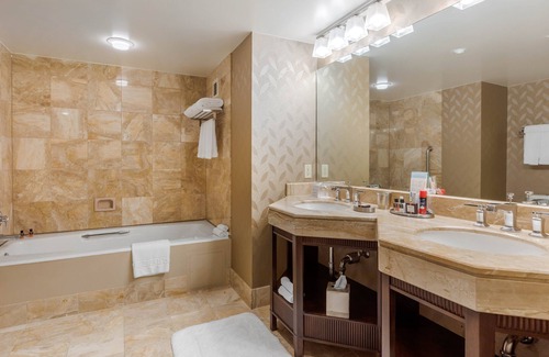 Bunker Hill Hotel | Omni Los Angeles Hotel at California Plaza