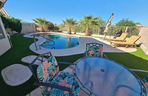 Coyote Lakes Casa | Coyote Lakes Golf Course. Hermosa casa, piscina, atardeceres en el hoyo 3.