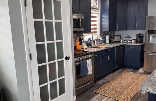 Elwood Cabina | "On Lake Time" Cabin