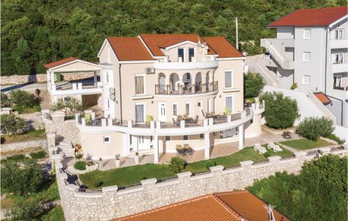 Komarna Apartamento | One-Bedroom Apartment In Komarna