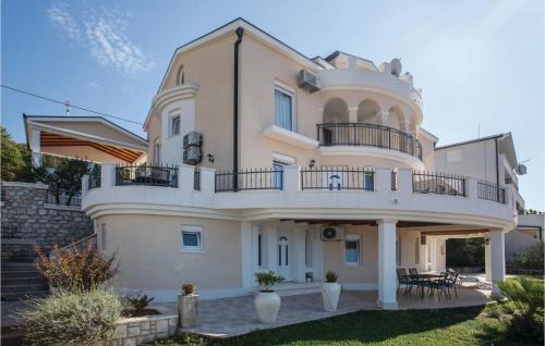 Komarna Apartamento | One-Bedroom Apartment In Komarna