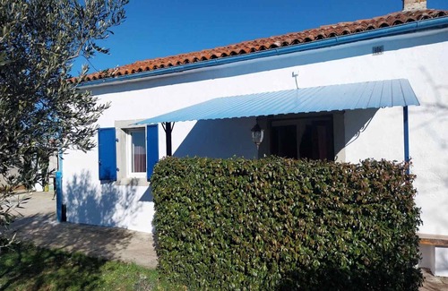 Vinez Casa | One Bedroom Holiday Home