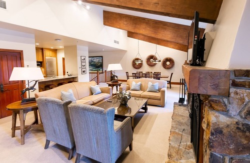 Deer Valley Casa | One Bedroom Townhouse with Hot Tub 1 Apartment Hotel by RedAwning