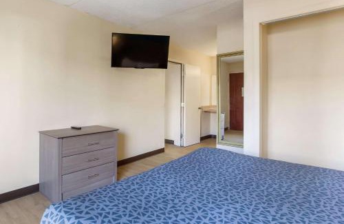 Evansville Hotel | One life studio and suites